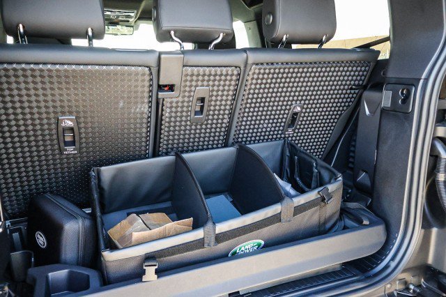 Certified Used 2025 Black Land Rover X-Dynamic SE image 24