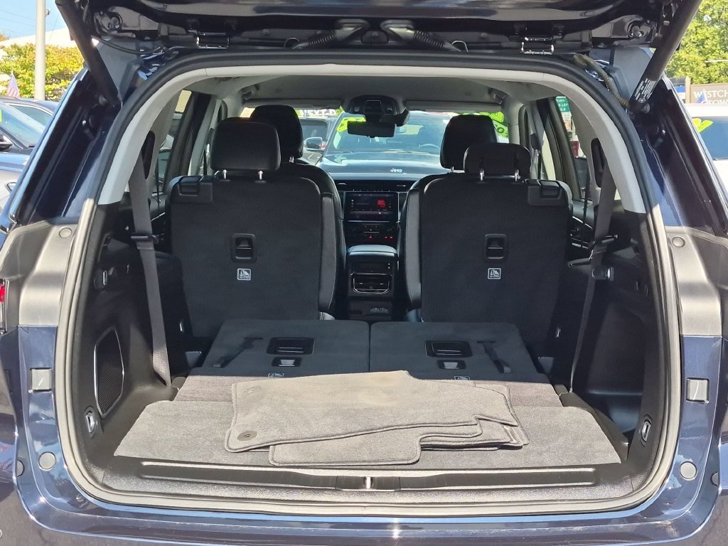 Used 2023 Black Jeep Limited image 7