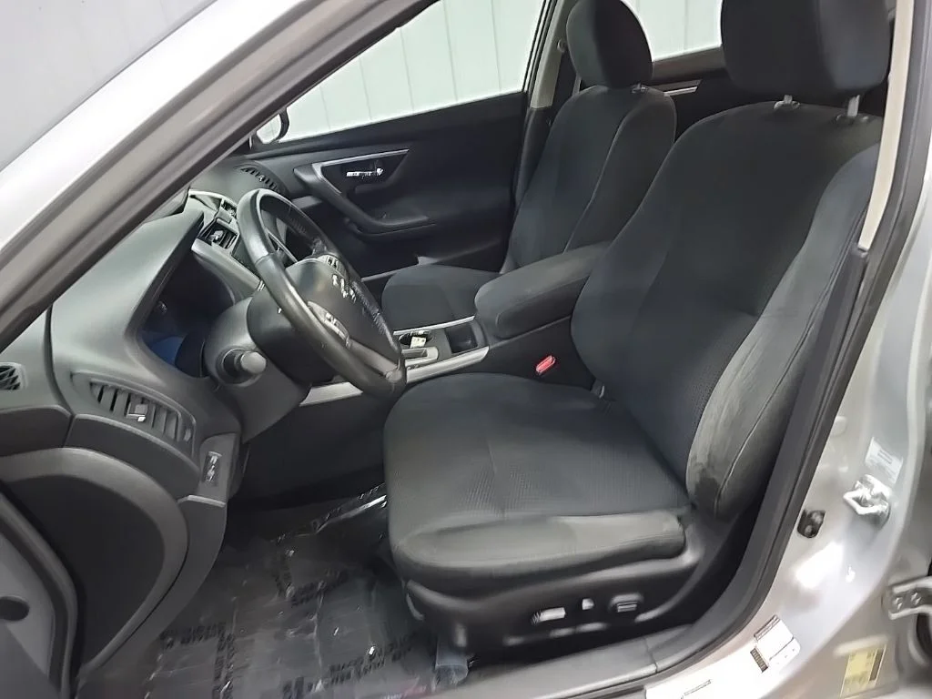 Used 2015 Silver Nissan 2.5 SV image 29