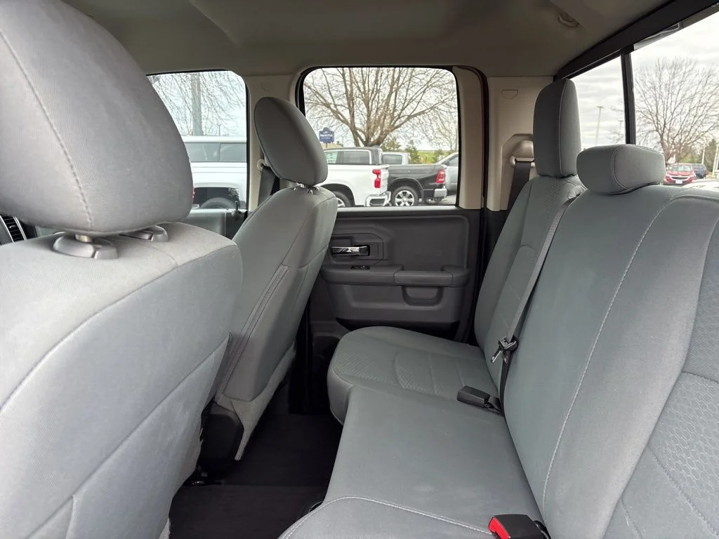 Used 2017 Delmonico Red Pearlcoat Ram SLT image 22