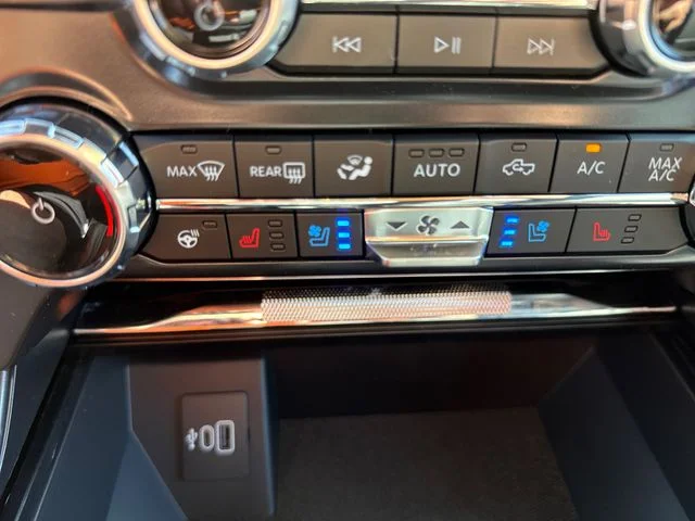 New 2026 Agate Black Metallic Ford Lariat® image 31