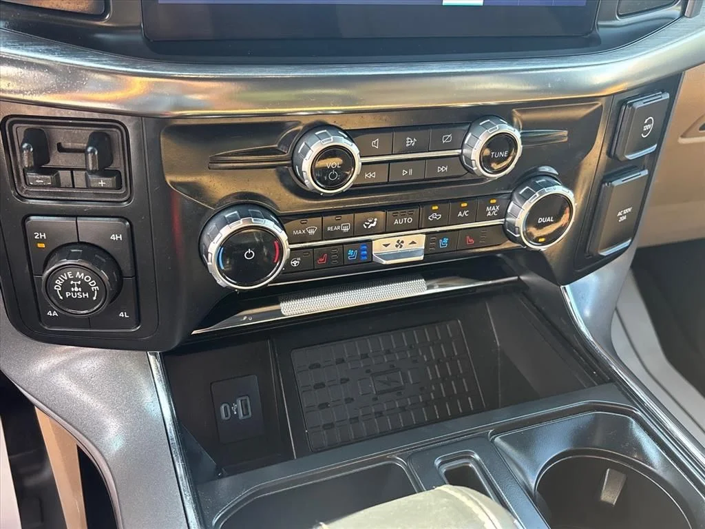 Used 2023 White Ford Lariat image 37
