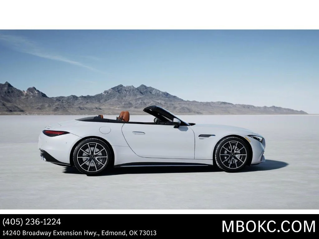 New 2027 MANUFAKTUR Moonlight White Metallic Mercedes-Benz AMG® SL 43 Roadster image 62