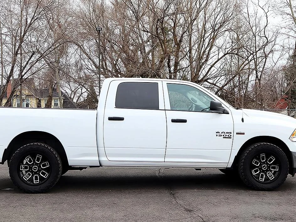 Used 2022 Bright White Ram SLT image 8