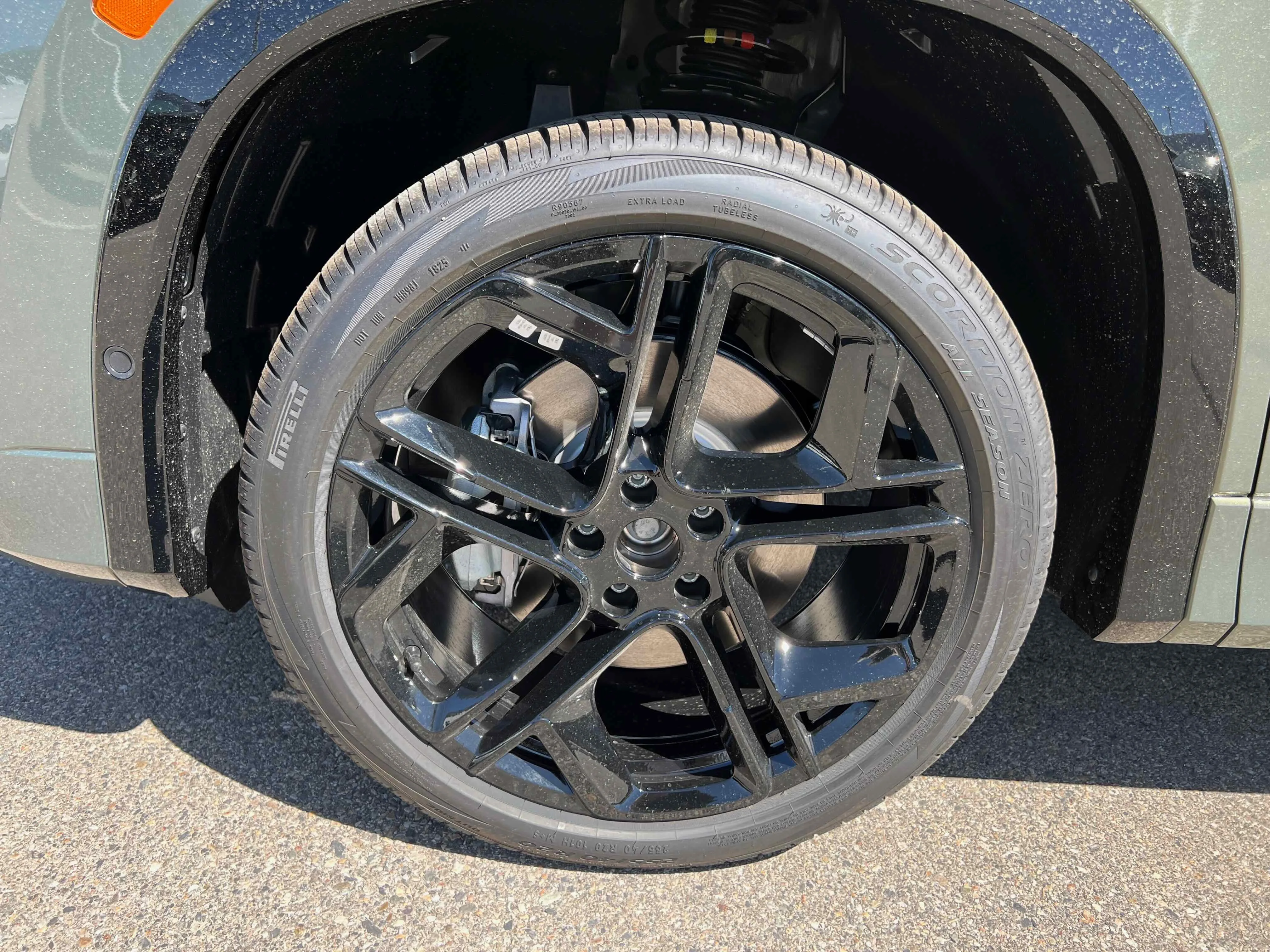 New 2025 Green Volkswagen SE R-Line Black image 10