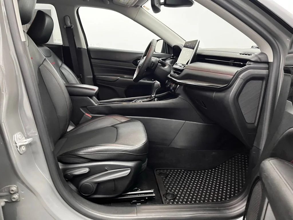 Used 2022 Gray Jeep Trailhawk image 32