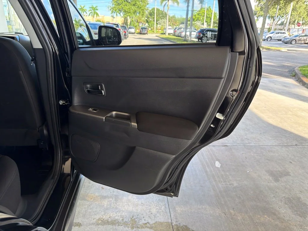 Used 2020 Black Mitsubishi  image 23