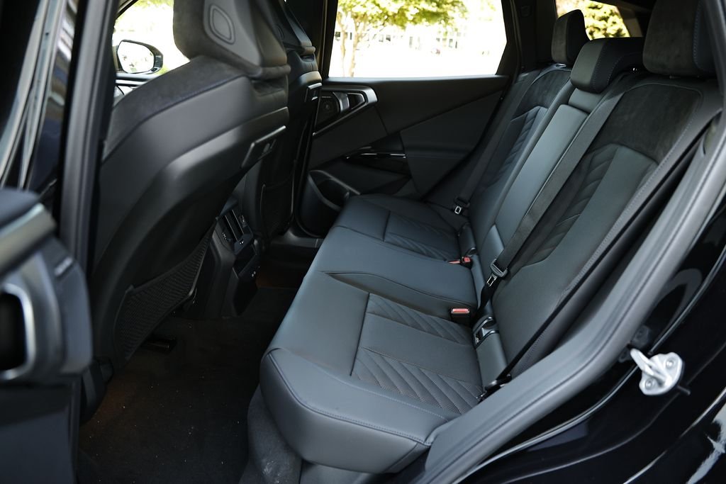 New 2026 Black Sapphire Metallic BMW 30 xDrive image 27