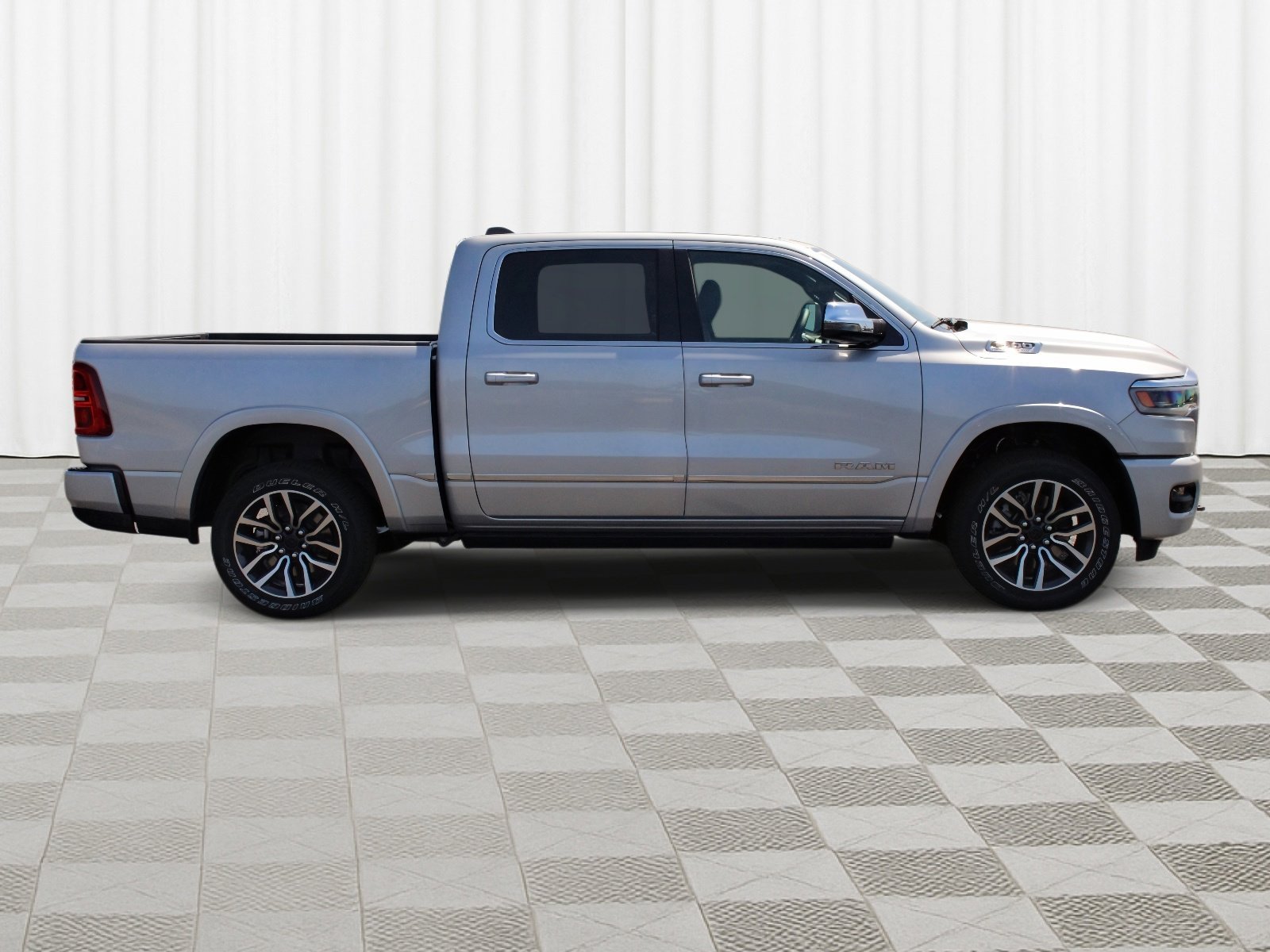 New 2026 Silver Zynith Exterior Paint RAM Limited image 33
