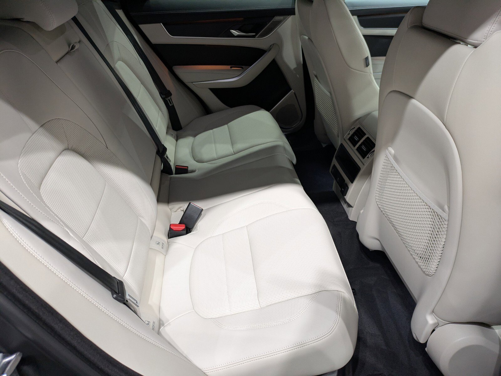 2026 Jaguar F-Pace R-Dynamic S - Photo 21