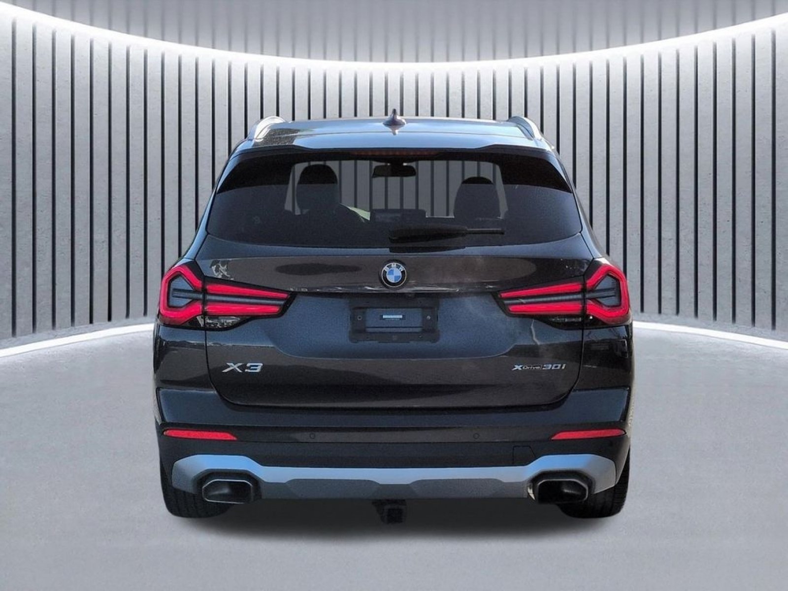Used 2022 Dark Graphite BMW xDrive30i image 6
