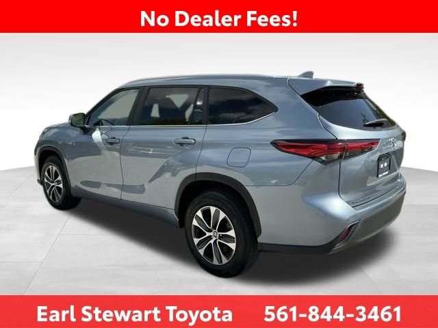 Used 2023 Blue Toyota XLE image 6
