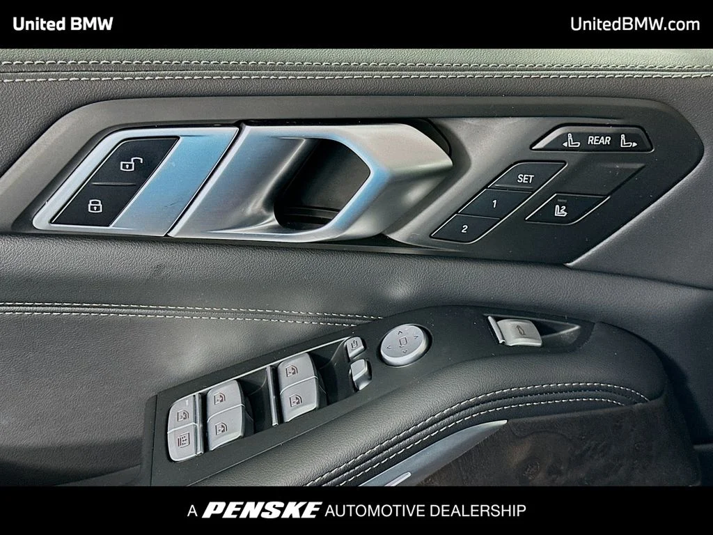 2025 BMW X7 40i - Photo 18