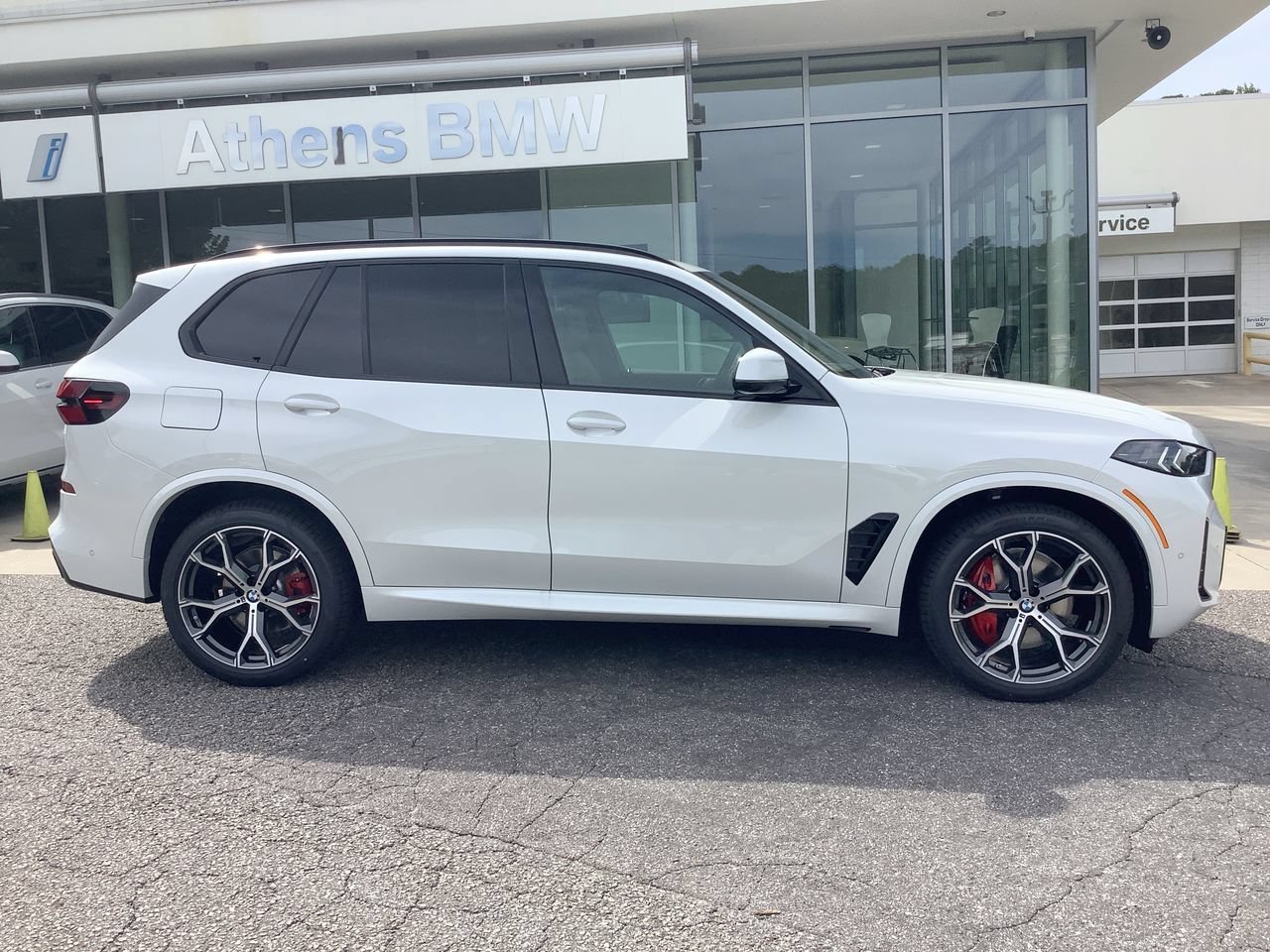 New 2026 Mineral White Metallic BMW sDrive40i image 9