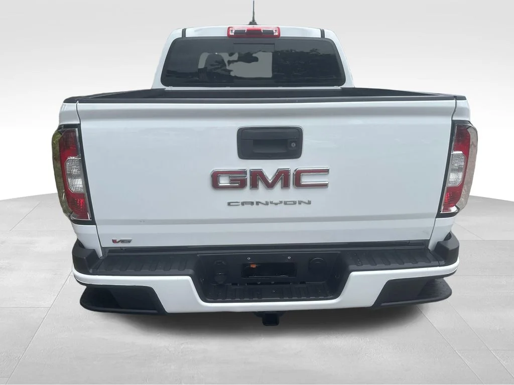 Used 2022 White GMC Elevation image 24