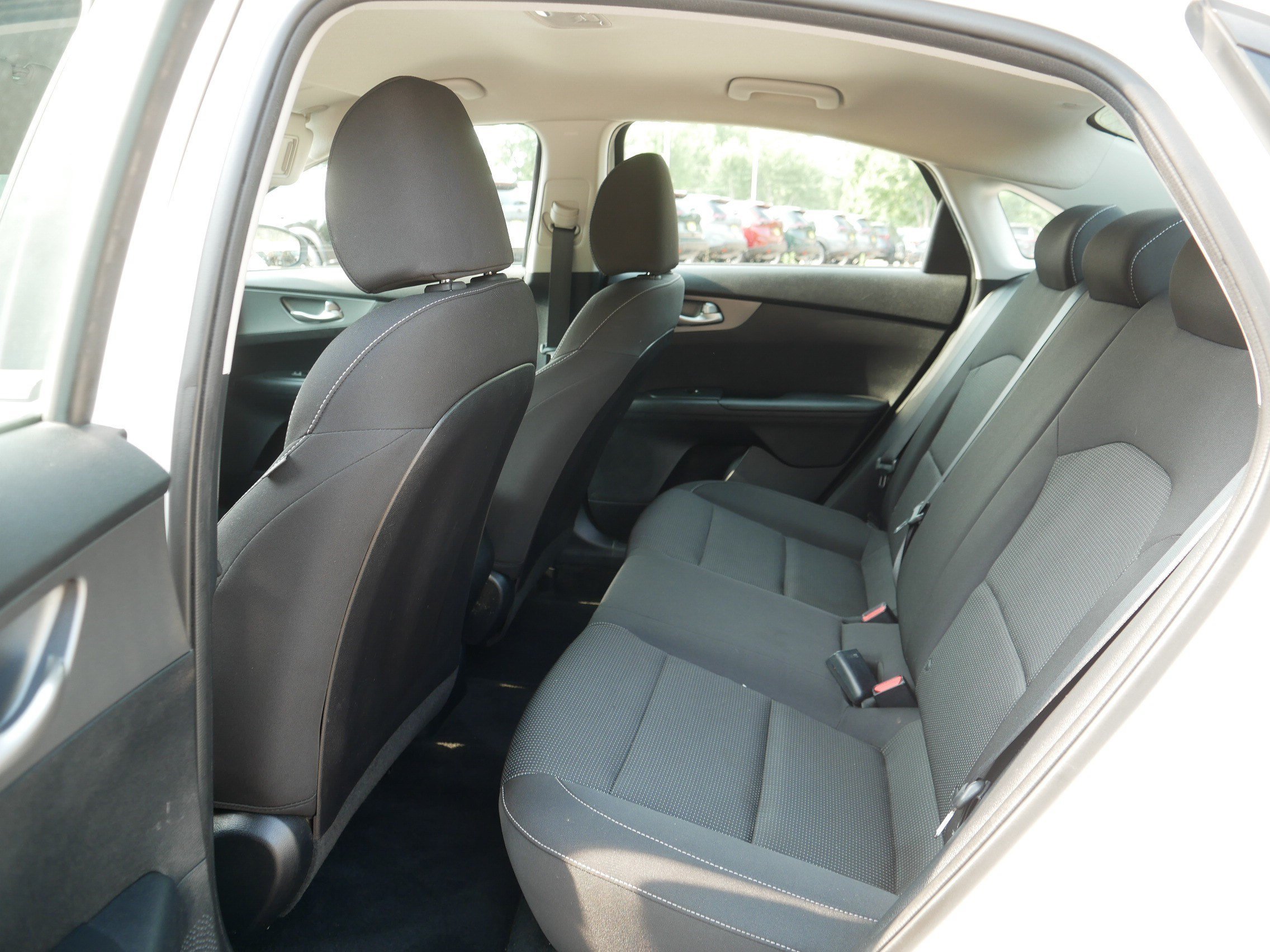 Used 2019 Clear White Kia LXS image 35