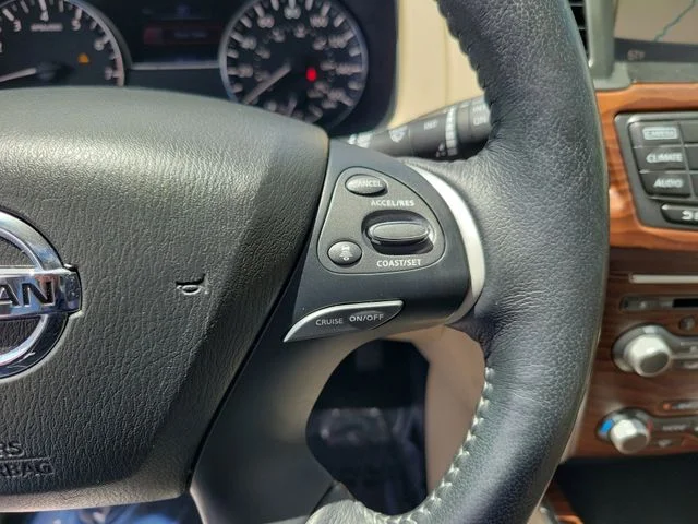 Used 2019 White Nissan Platinum image 24