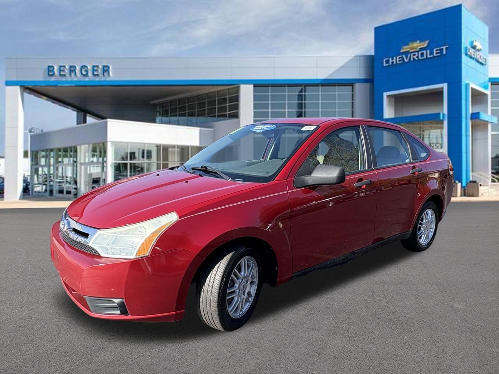 Used 2011 Red Ford SE image 3