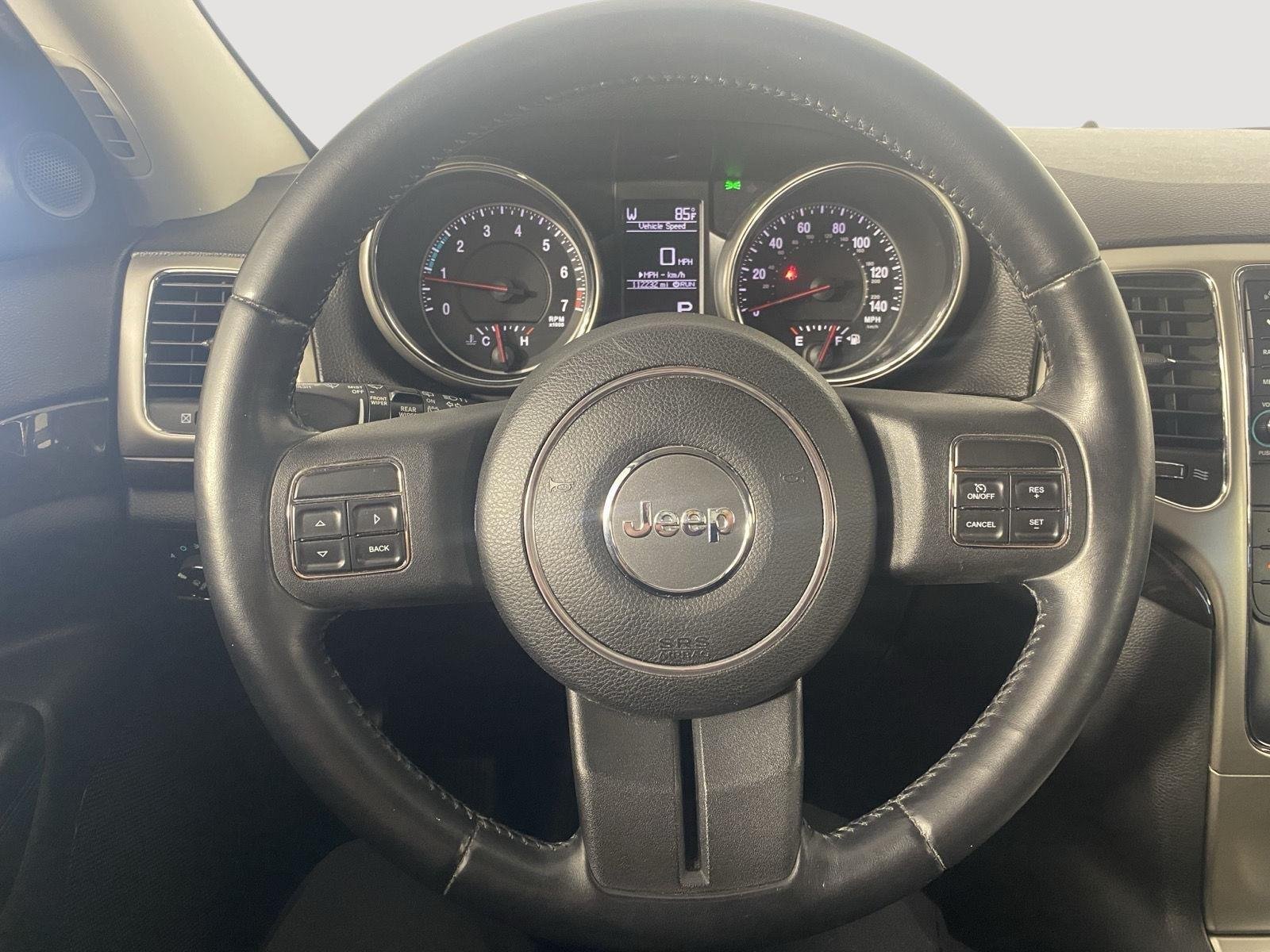 Used 2012 Winter Chill Pearl Jeep Laredo image 17