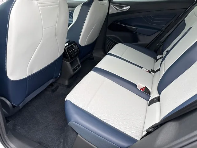 New 2026 Opal White Pearl Volkswagen Pro S image 38