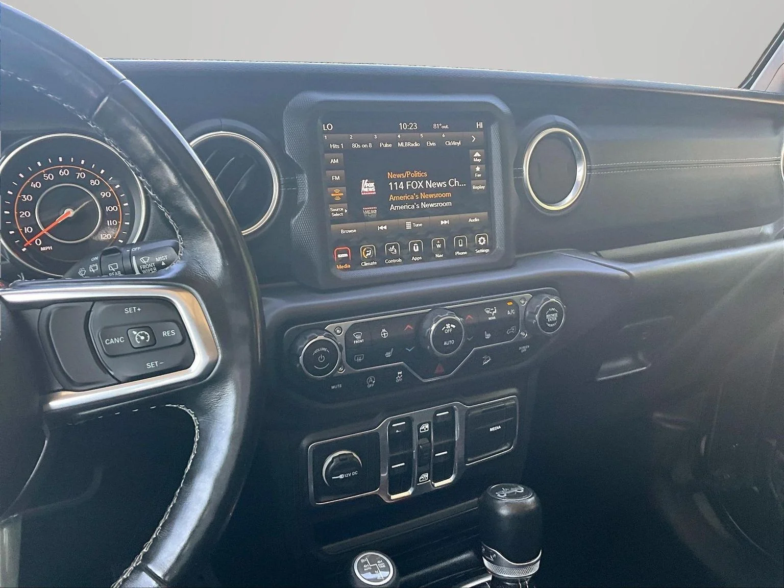Used 2018 Gray Jeep Unlimited Sahara image 7