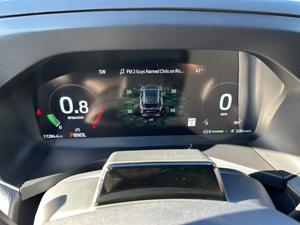 Used 2025 Gray Ford ST-Line image 24