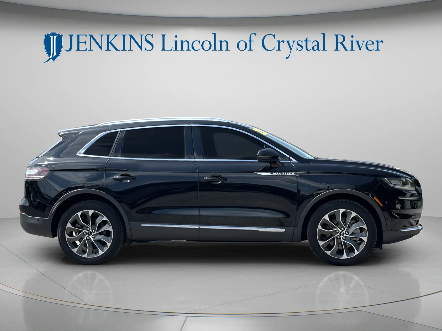 Used 2023 Infinite Black Metallic Clearcoat Lincoln Reserve image 3
