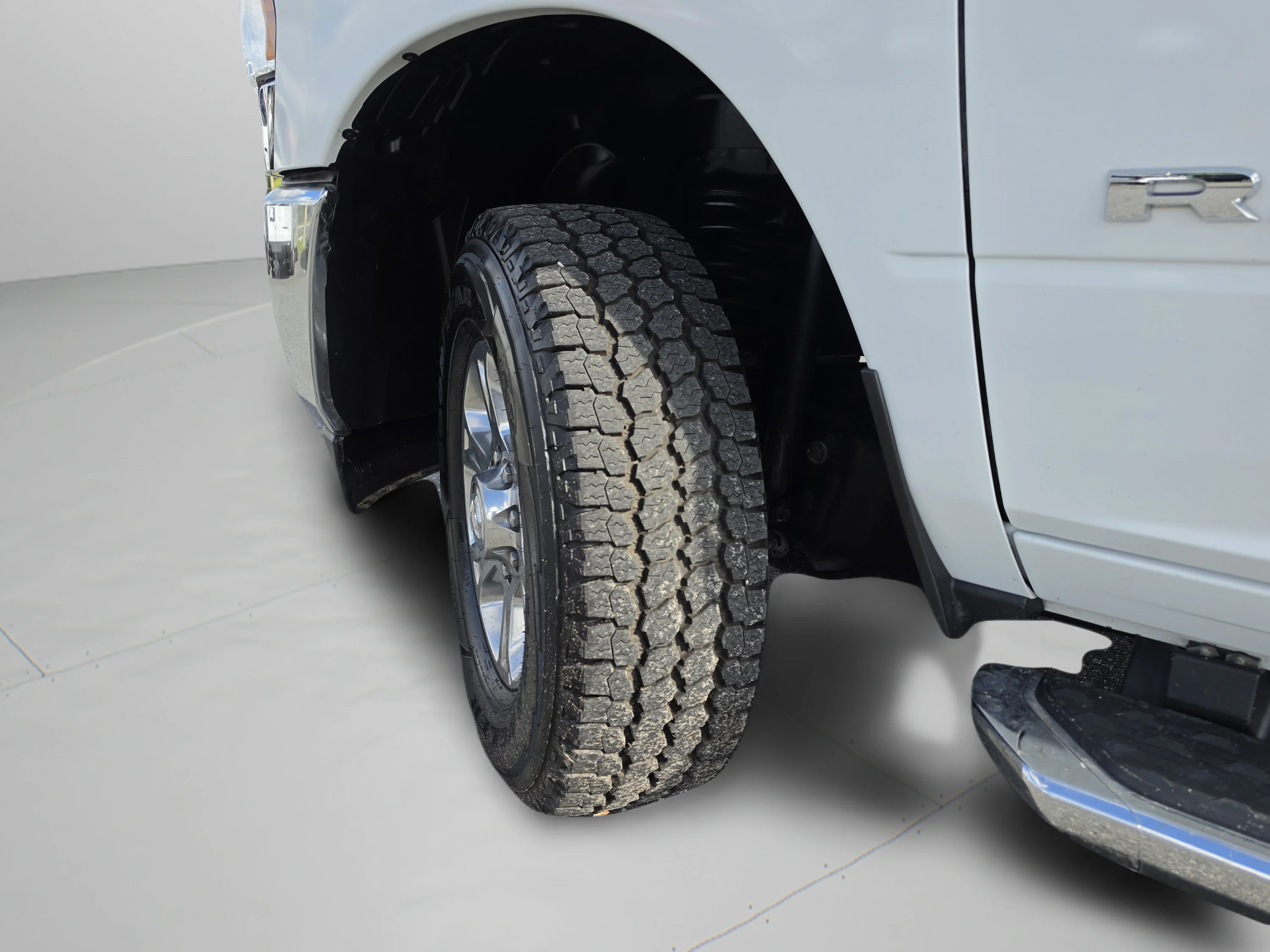 Used 2024 Bright White Clearcoat Ram Big Horn image 39