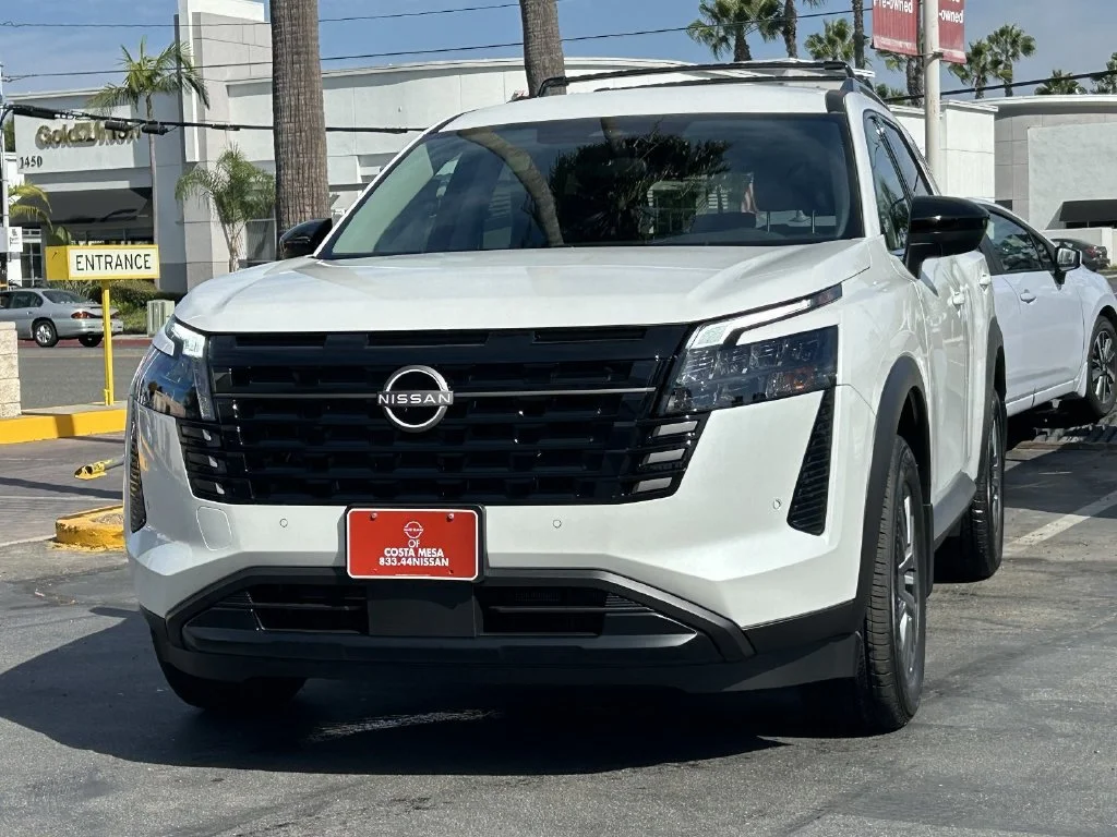 New 2026 Everest White Pearl TriCoat Nissan SV image 6