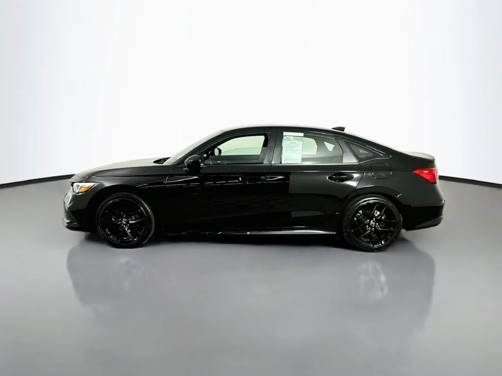 Used 2024  Honda Sport image 5