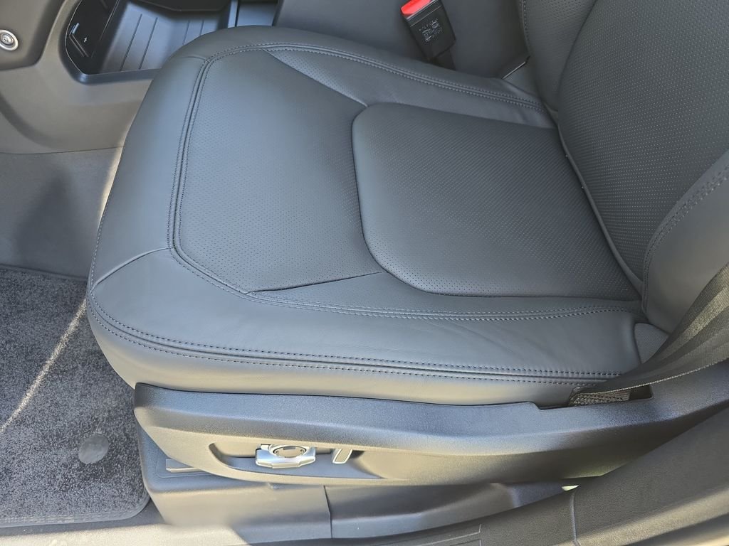 New 2026 Carpathian Grey Land Rover S image 30