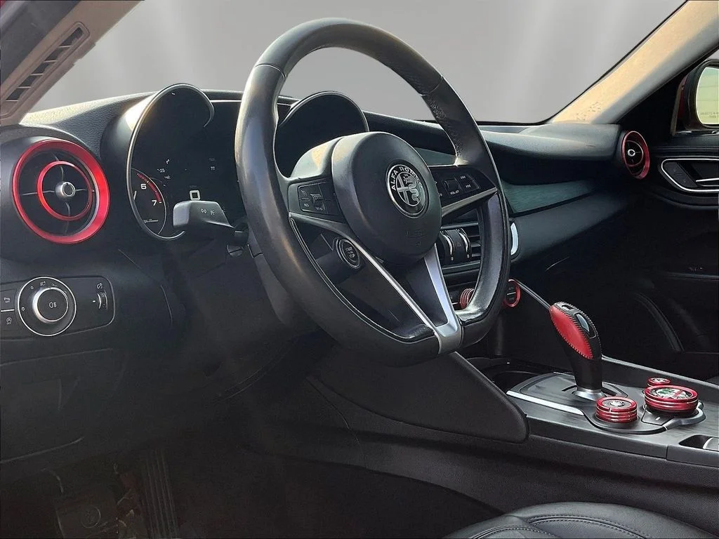 Used 2017 Rosso Alfa Alfa Romeo Base image 16
