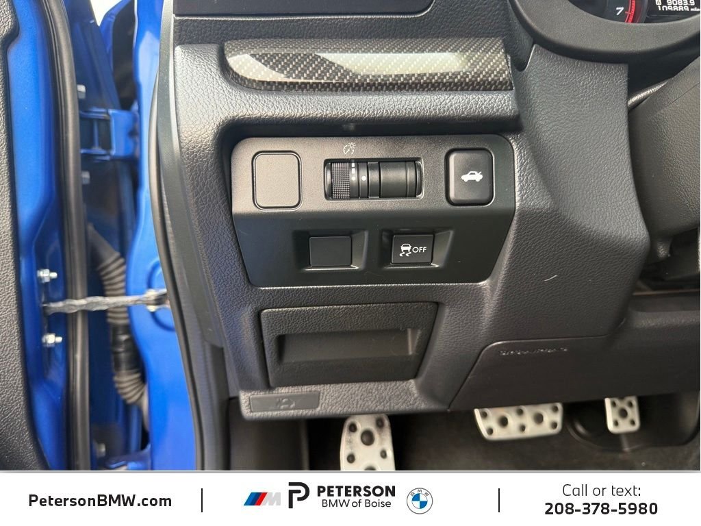 Used 2018 Blue Subaru Premium image 28
