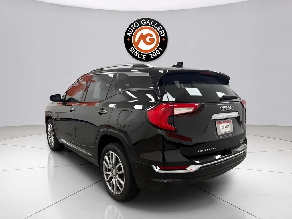 Used 2022 Black GMC Denali image 5