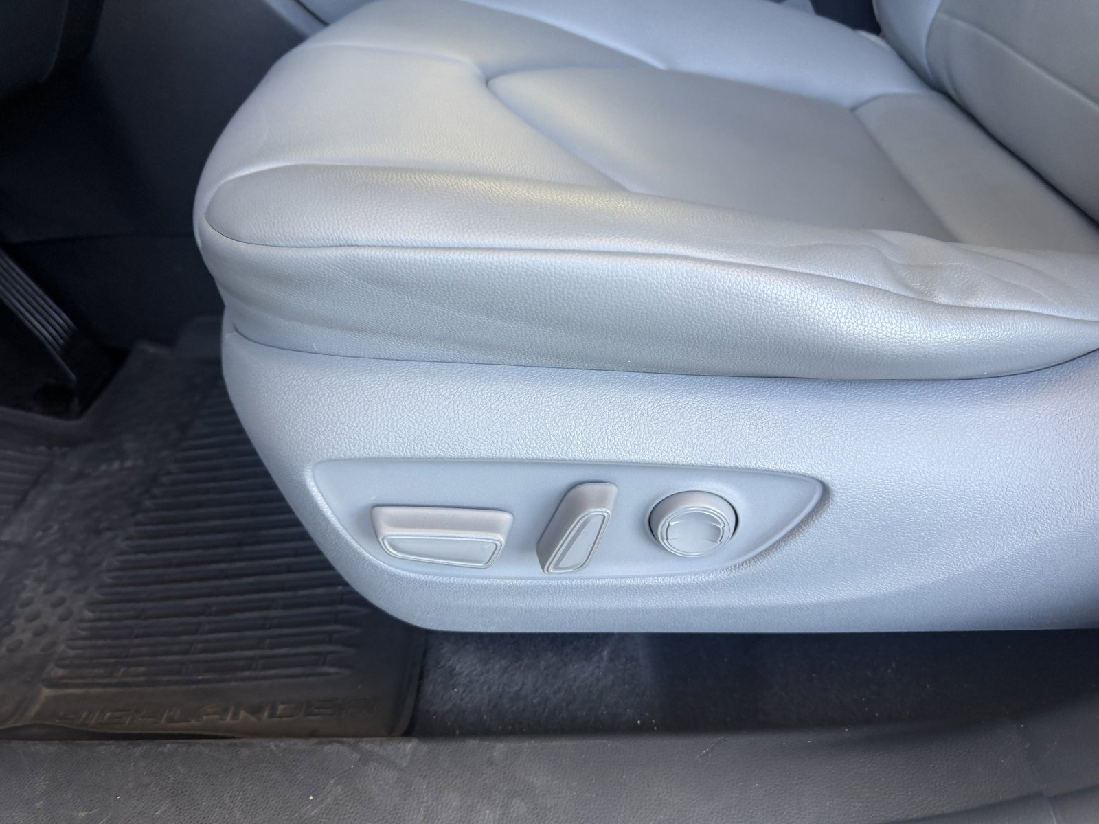 Certified Used 2021 Celestial Silver Metallic Toyota XLE image 22