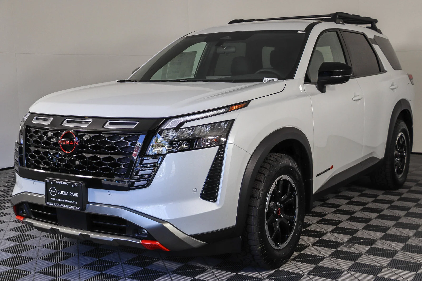 New 2026 Everest White Pearl TriCoat Nissan Rock Creek® image 3