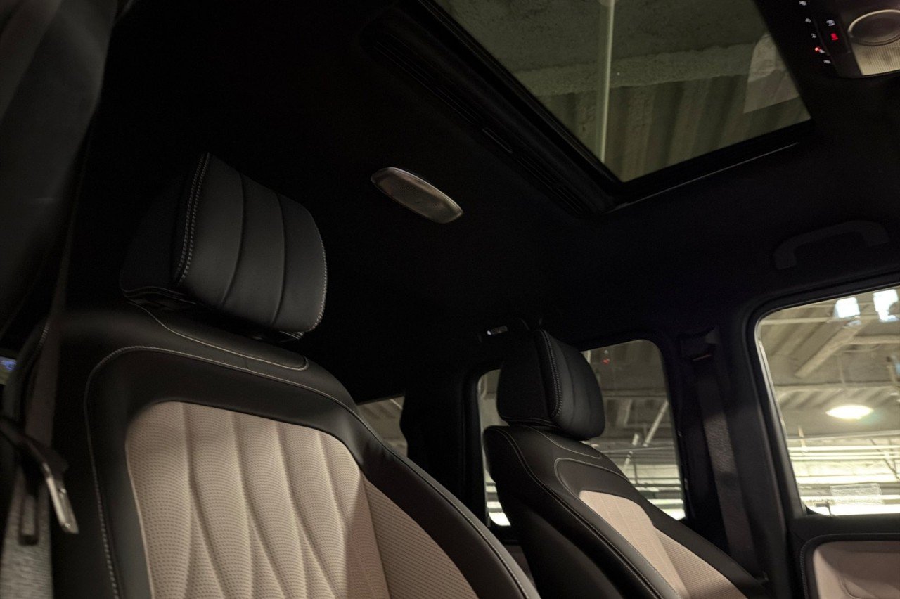 New 2027 MANUFAKTUR China Blue Mercedes-Benz G 580e SUV image 16