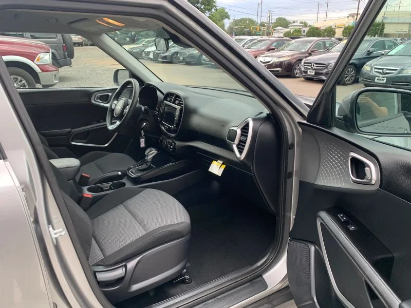 Used 2023 Gray Kia LX Wagon 4D image 33