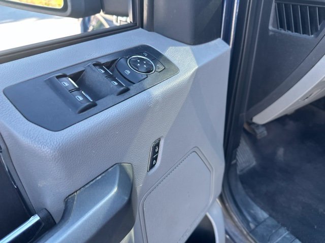 Used 2015 Blue Ford XLT image 18