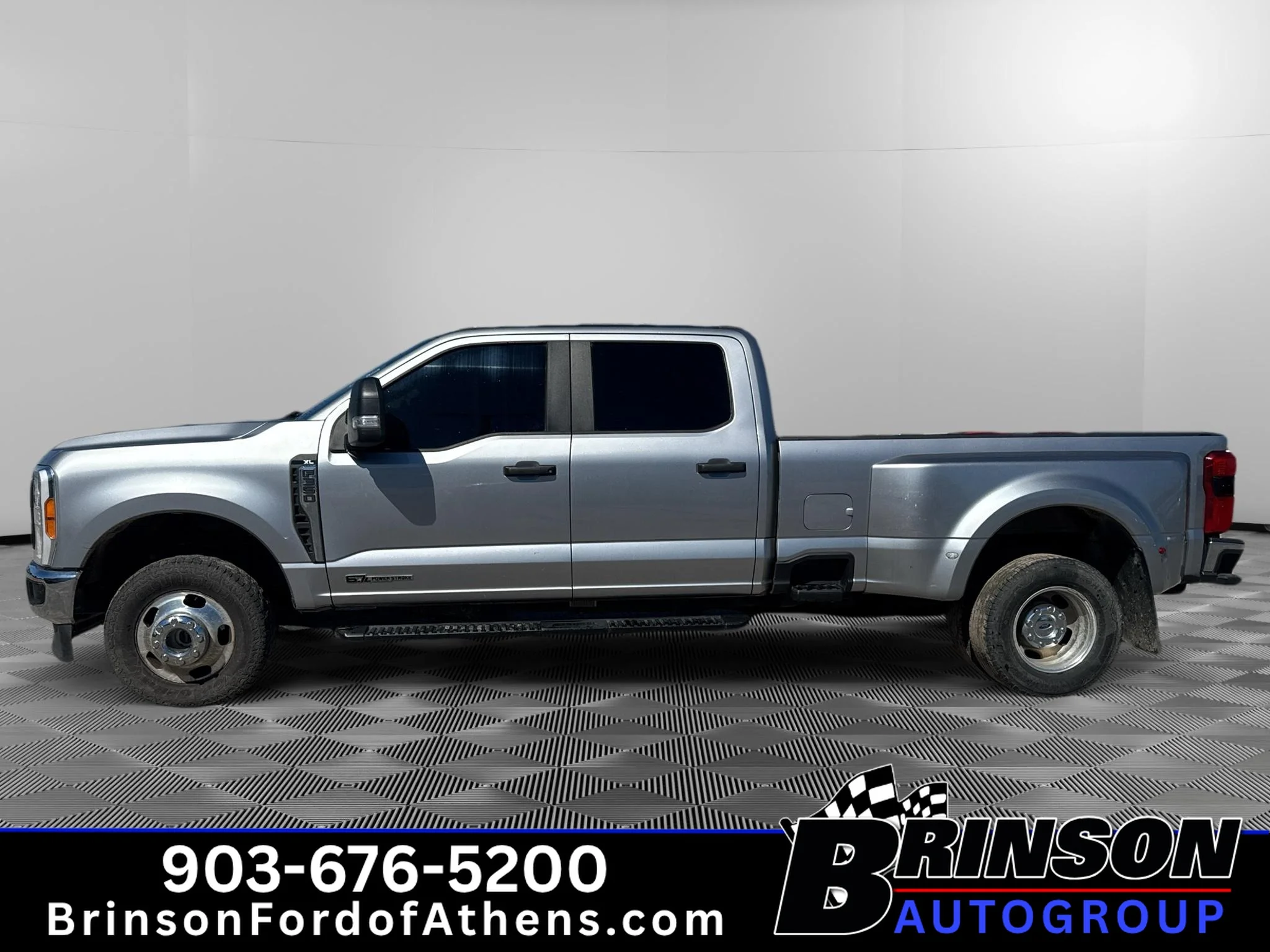 Used 2023 Iconic Silver Metallic Ford XL image 8