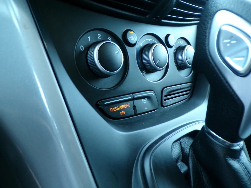 Used 2016 Sunset Ford SE image 22