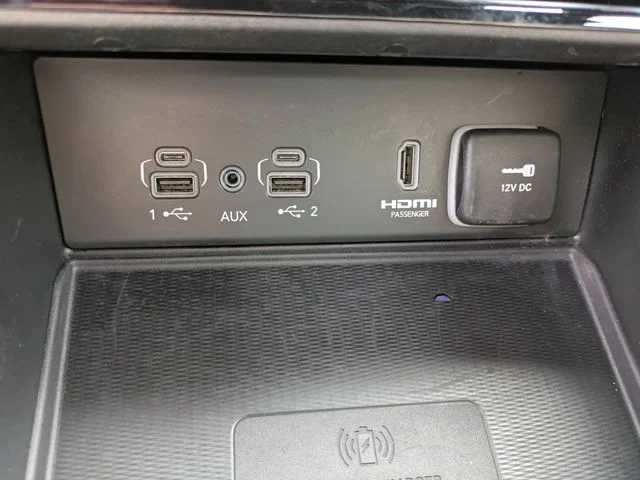 Used 2022 White Jeep 4xe image 26