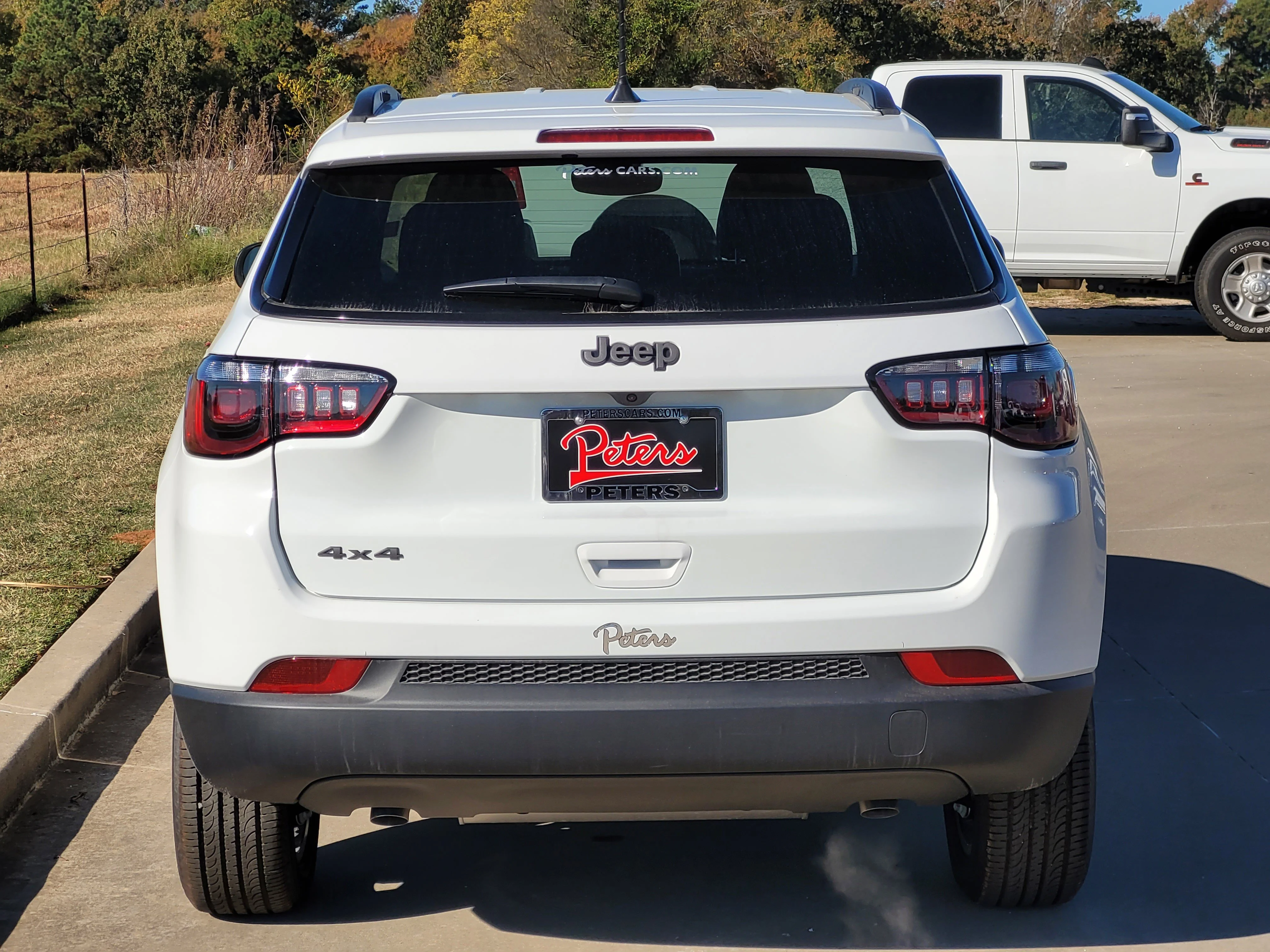 New 2026 Bright White Clearcoat Jeep Latitude image 3