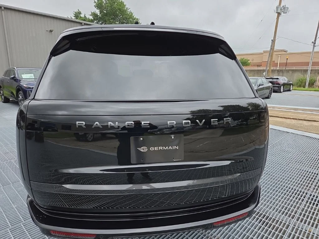 Certified Used 2026 Santorini Black Metallic Land Rover SE image 4
