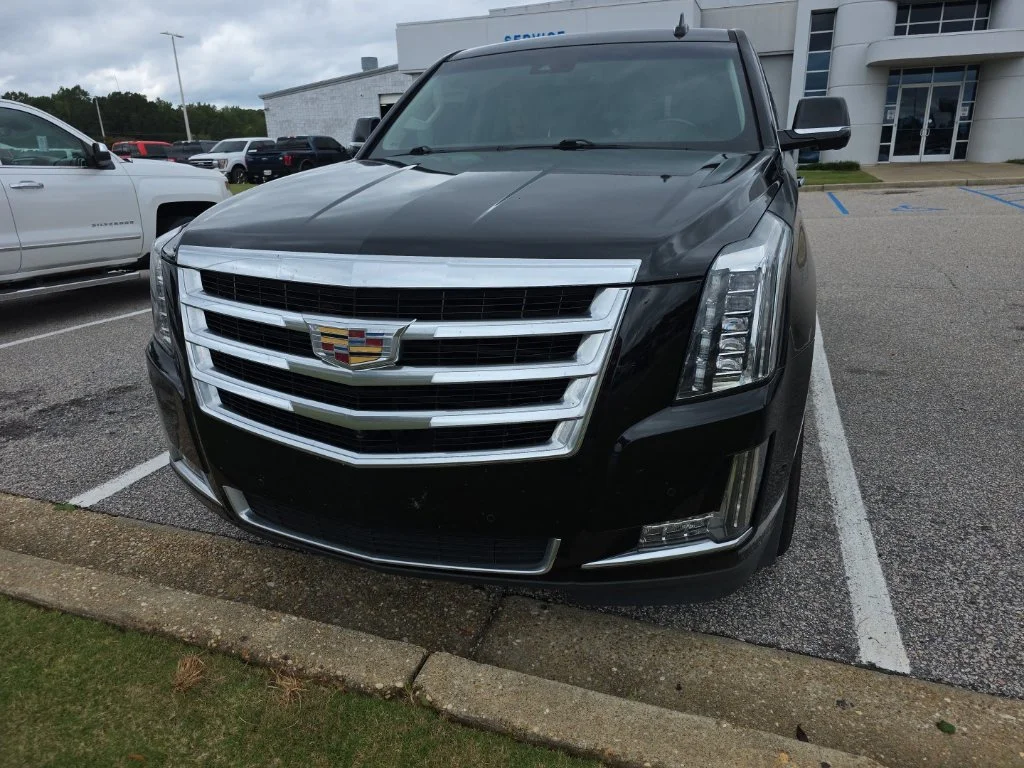 Used 2016 Black Cadillac Luxury image 4