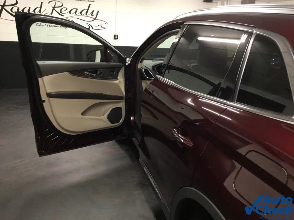 Used 2020 Red Lincoln Reserve image 17
