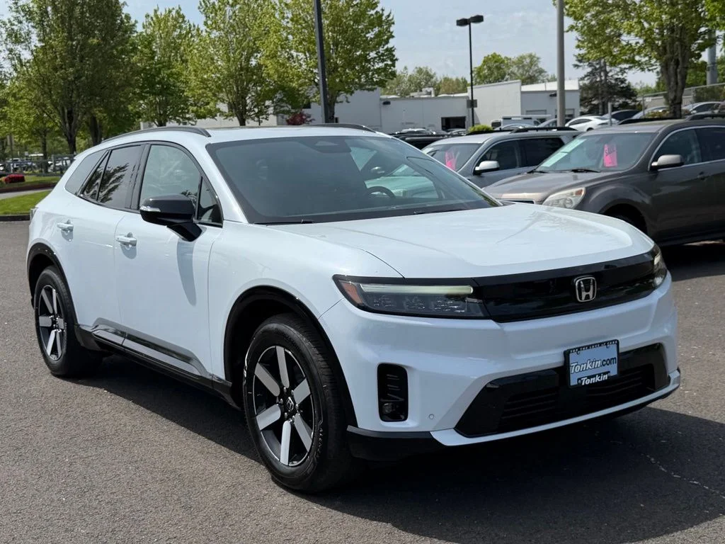 New 2026 Frostline White Pearl Honda Touring image 2