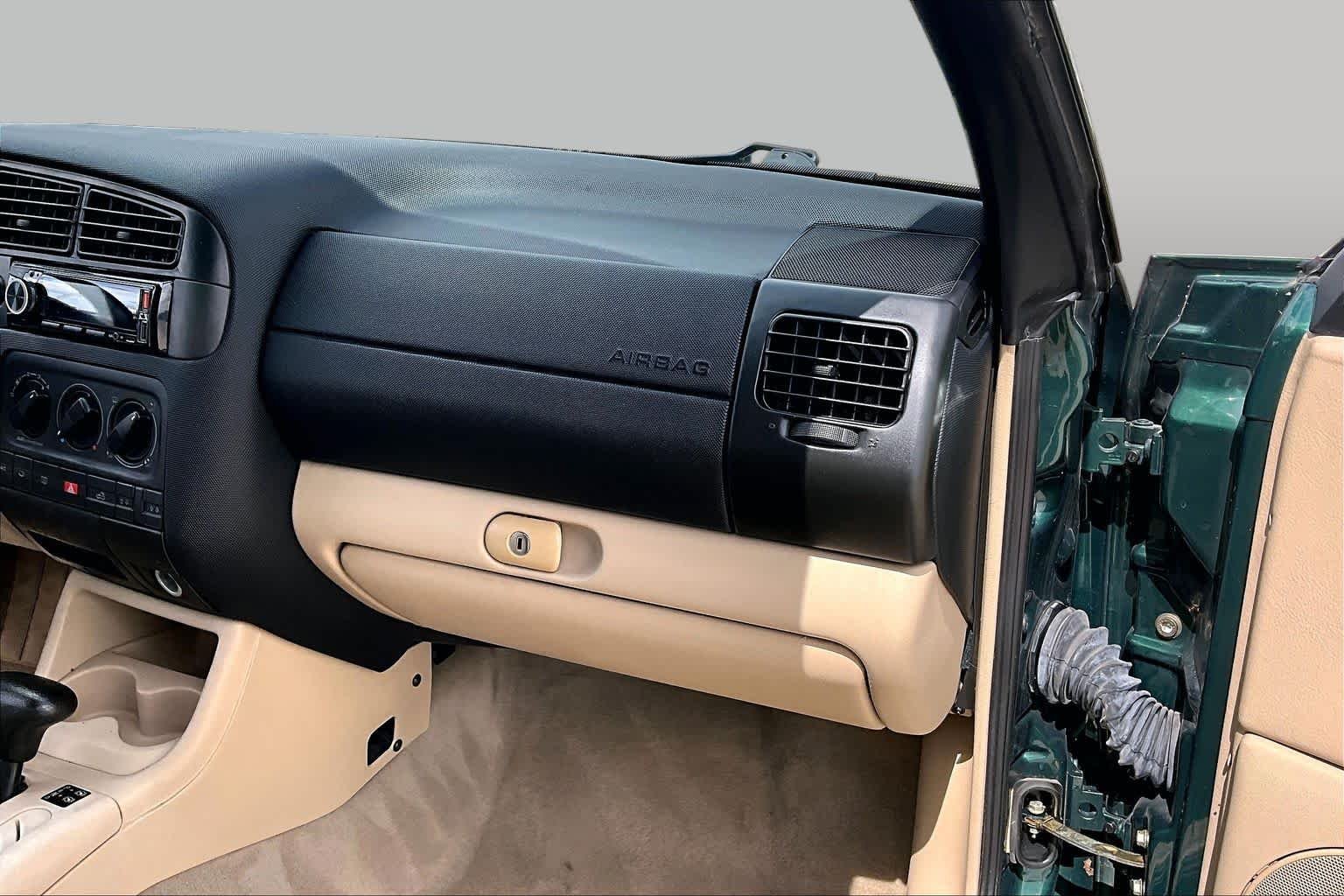 Used 2000 Bright Green Pearl Volkswagen GLS image 16
