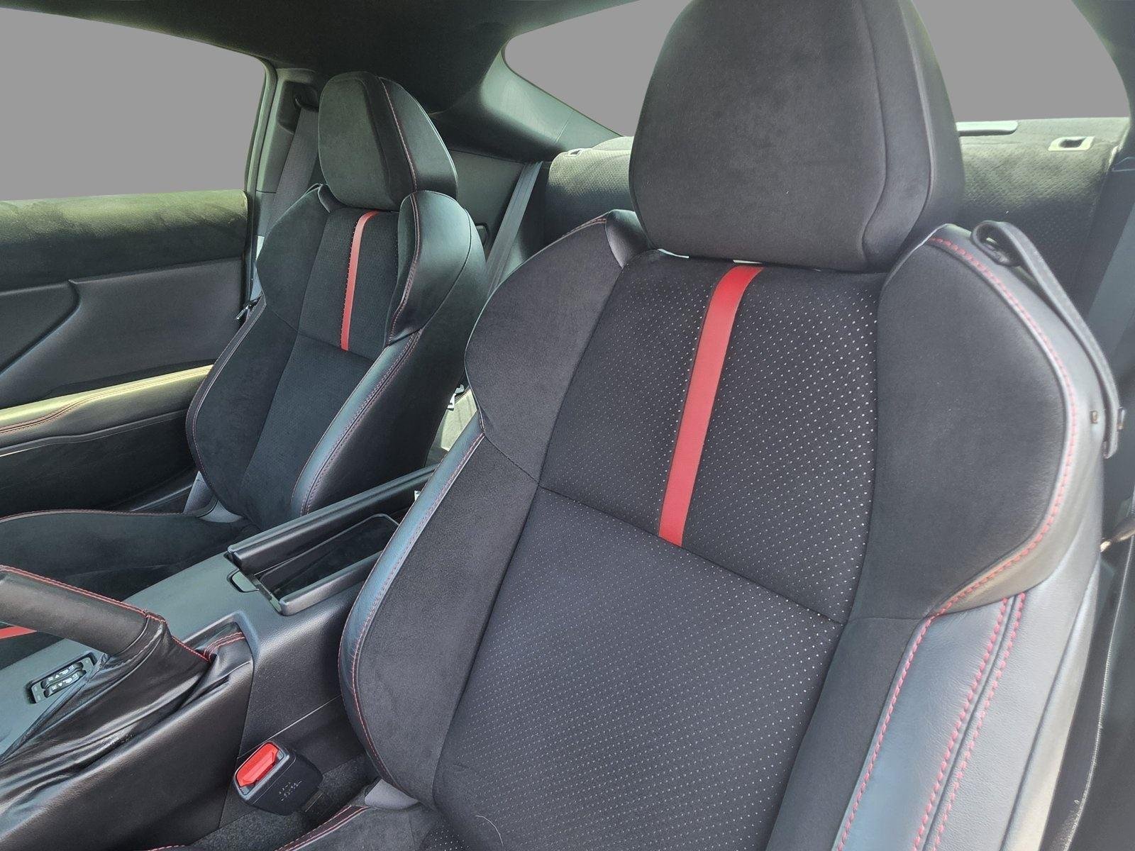 Used 2023 Crystal White Pearl Subaru Limited image 18