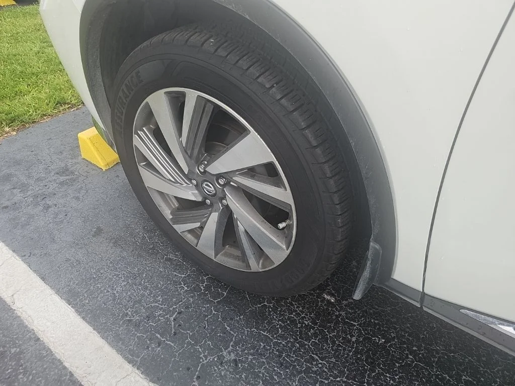 Used 2019 White Nissan SL image 7